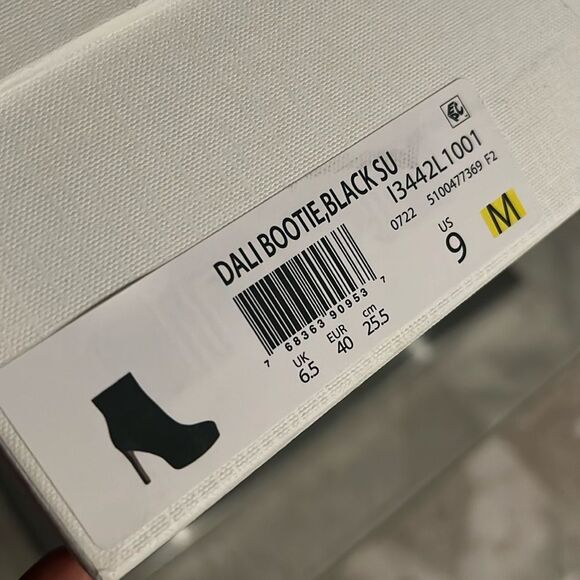 Veronica Beard Dali Suede Platform Ankle Boots, Black, New, Size 9 - Picture 15 of 16